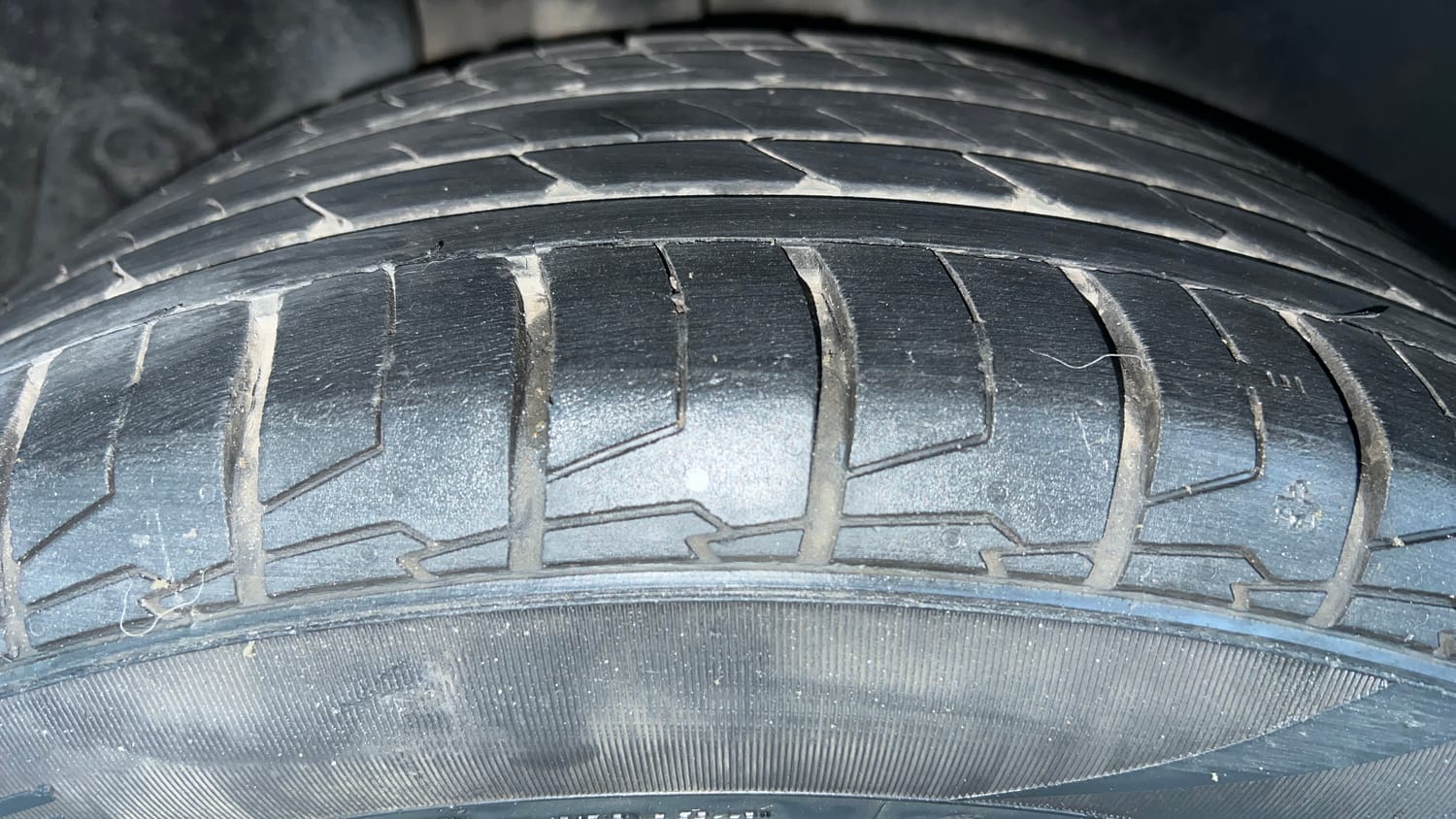 Used 2020 Hyundai Creta SX (O) 1.4 Turbo 7 DCT Petrol Automatic tyres RIGHT REAR TYRE TREAD VIEW