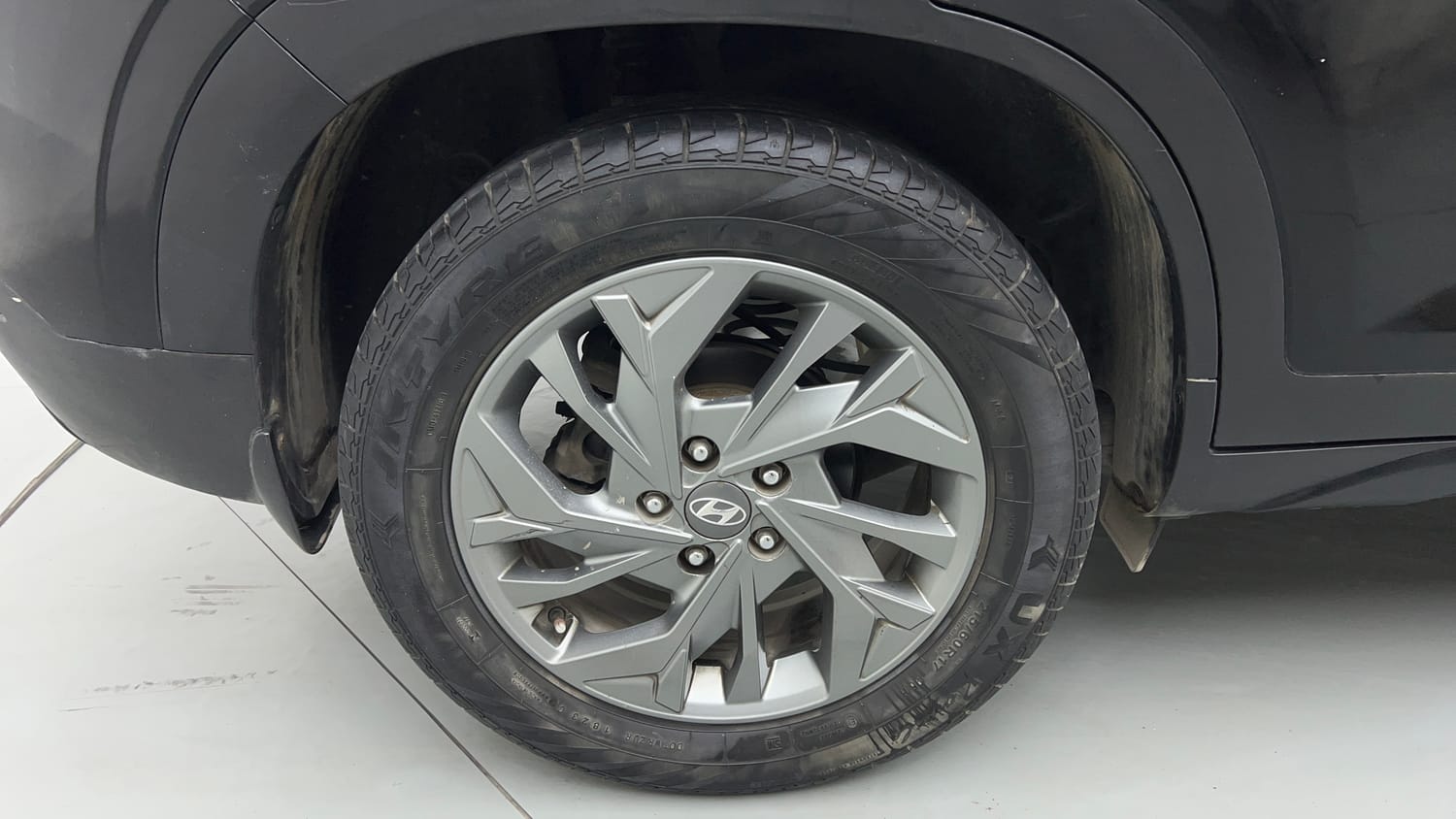 Used 2020 Hyundai Creta SX (O) 1.4 Turbo 7 DCT Petrol Automatic tyres RIGHT REAR TYRE RIM VIEW