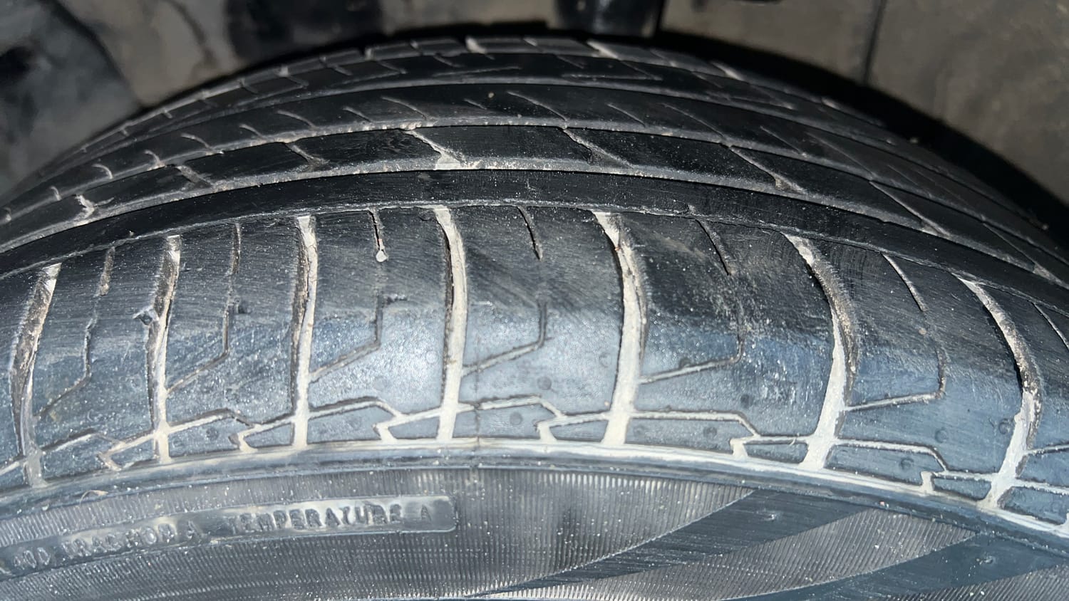 Used 2020 Hyundai Creta SX (O) 1.4 Turbo 7 DCT Petrol Automatic tyres LEFT FRONT TYRE TREAD VIEW