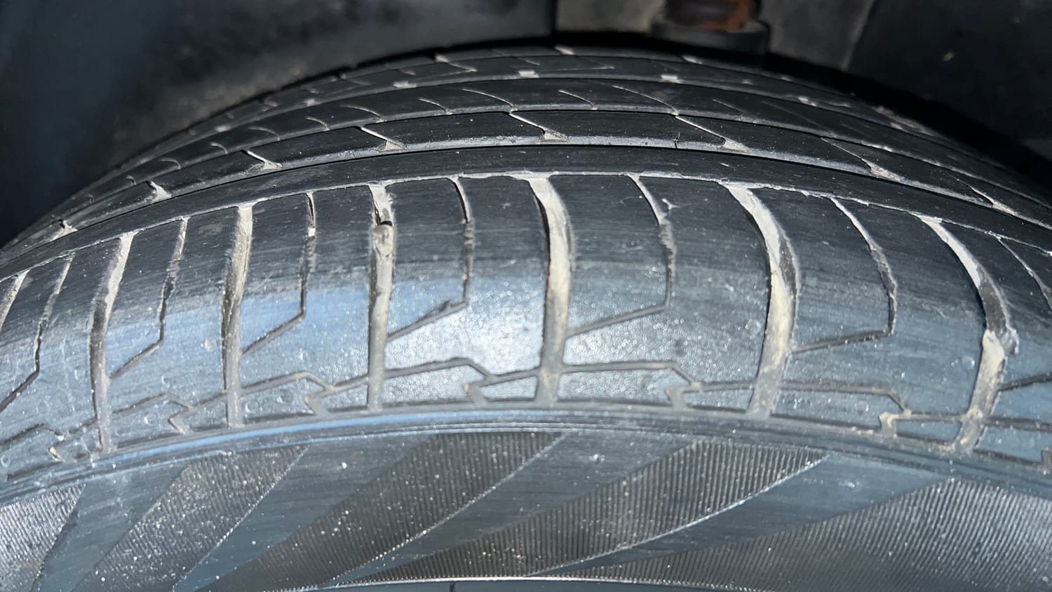 Used 2020 Hyundai Creta SX (O) 1.4 Turbo 7 DCT Petrol Automatic tyres LEFT REAR TYRE TREAD VIEW
