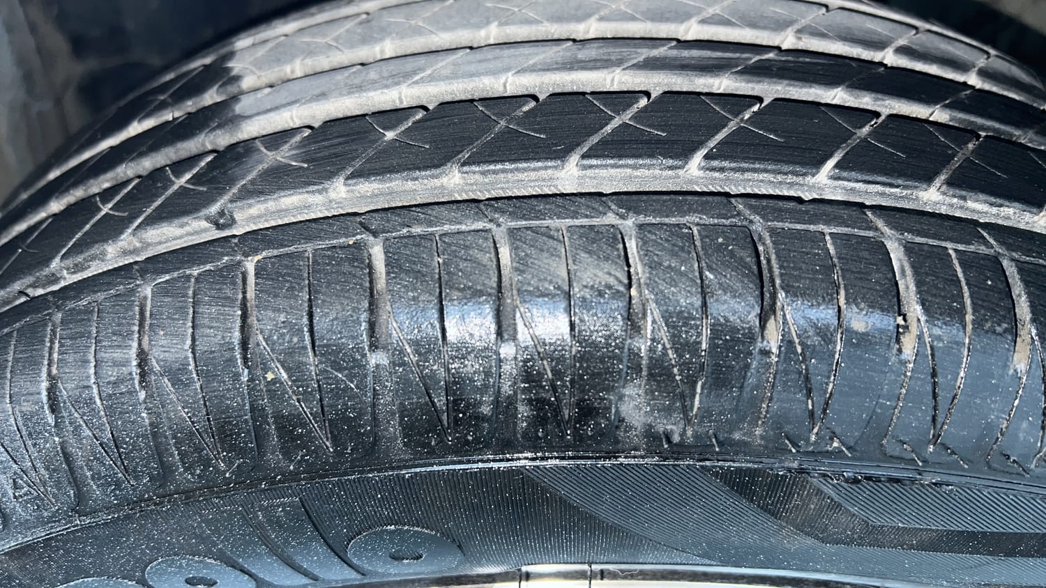 Used 2024 Honda Amaze VX 1.2 Petrol CVT Petrol Automatic tyres LEFT FRONT TYRE TREAD VIEW