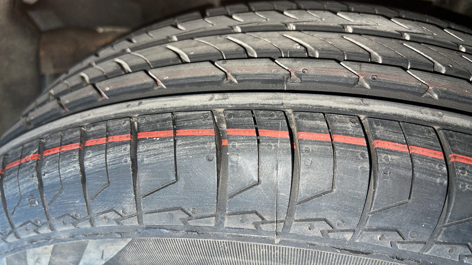 Used 2016 Tata Tiago Revotron XT Petrol Manual tyres LEFT REAR TYRE TREAD VIEW