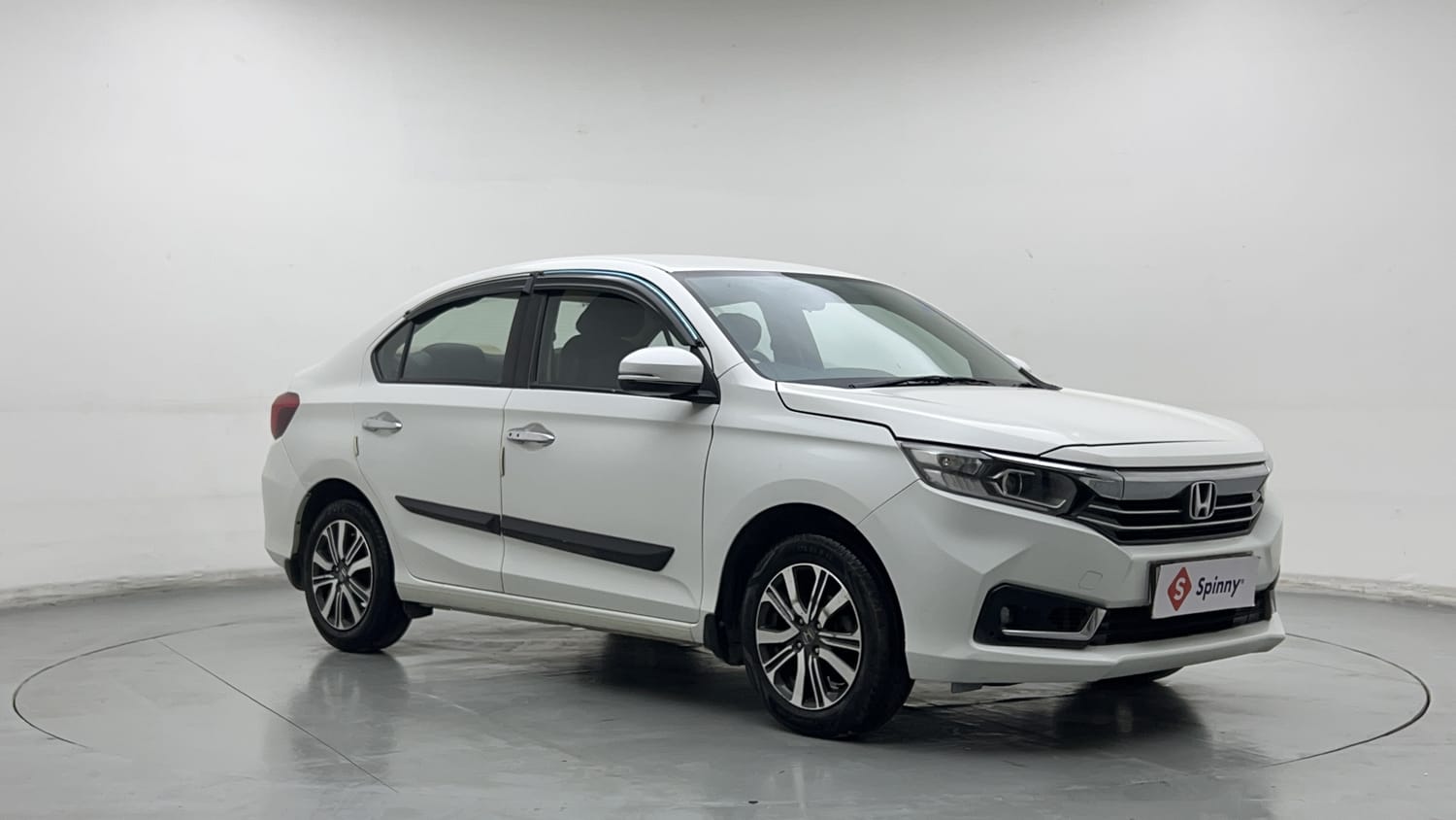 Used 2024 Honda Amaze VX 1.2 Petrol CVT Petrol Automatic exterior RIGHT FRONT CORNER VIEW
