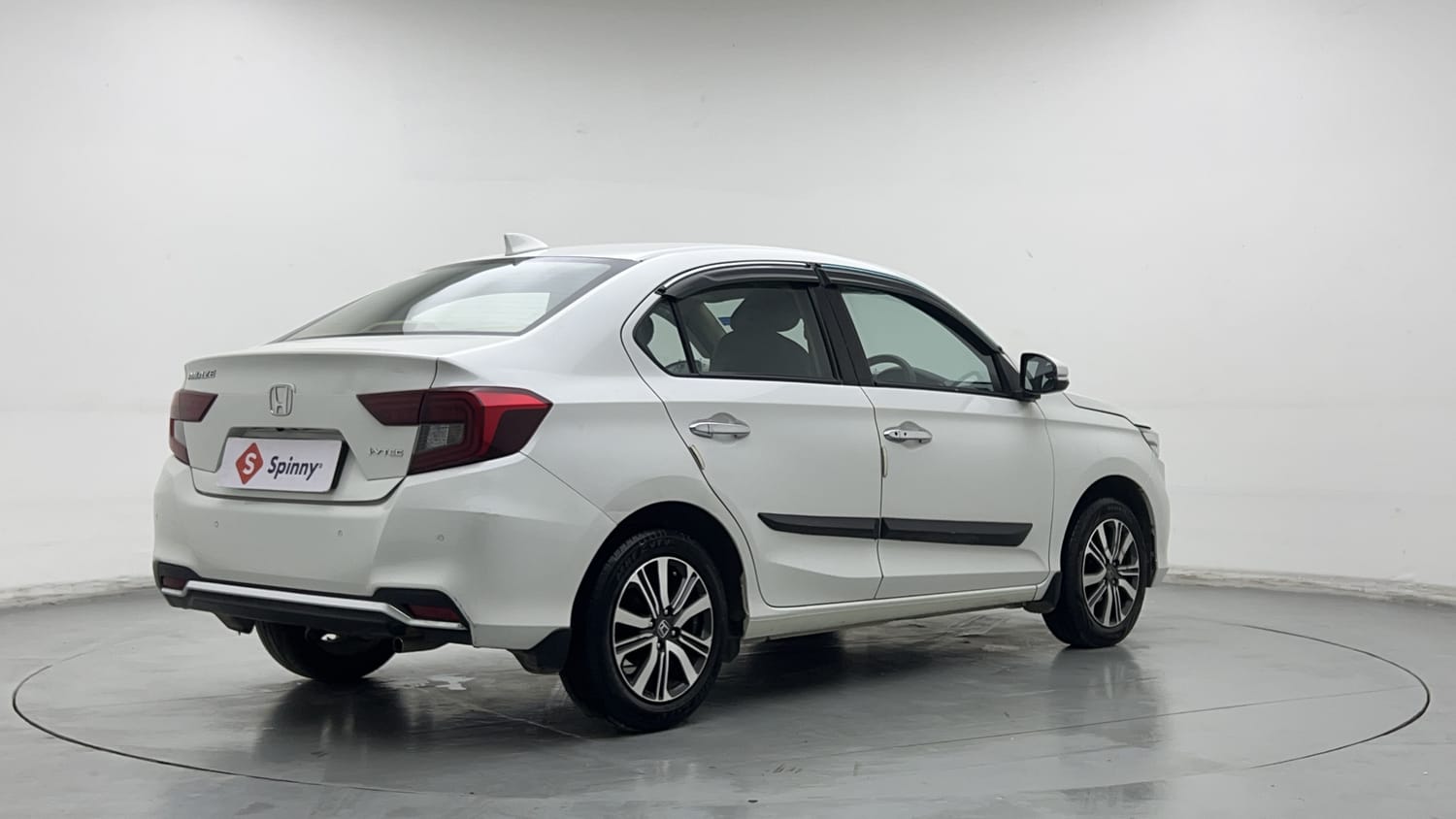 Used 2024 Honda Amaze VX 1.2 Petrol CVT Petrol Automatic exterior RIGHT REAR CORNER VIEW