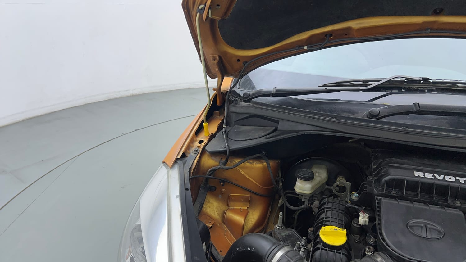 Used 2016 Tata Tiago Revotron XT Petrol Manual engine ENGINE RIGHT SIDE HINGE & APRON VIEW