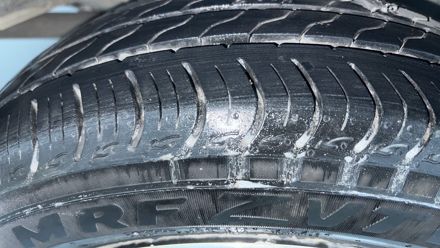 Used 2024 Honda Amaze VX 1.2 Petrol CVT Petrol Automatic tyres RIGHT REAR TYRE TREAD VIEW