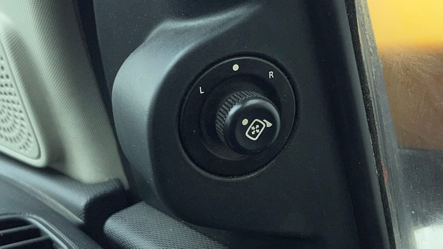 Used 2016 Tata Tiago Revotron XT Petrol Manual top_features Adjustable ORVM