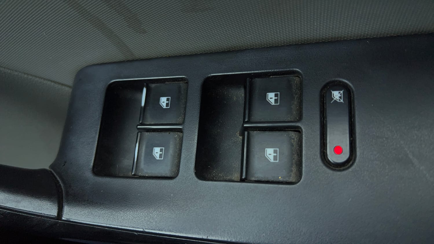 Used 2016 Tata Tiago Revotron XT Petrol Manual top_features Power windows