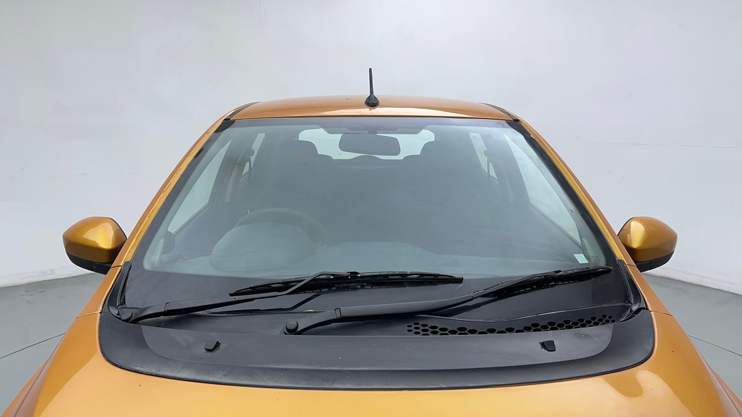 Used 2016 Tata Tiago Revotron XT Petrol Manual exterior FRONT WINDSHIELD VIEW