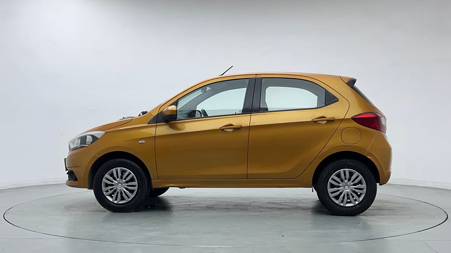 Used 2016 Tata Tiago Revotron XT Petrol Manual exterior LEFT SIDE VIEW