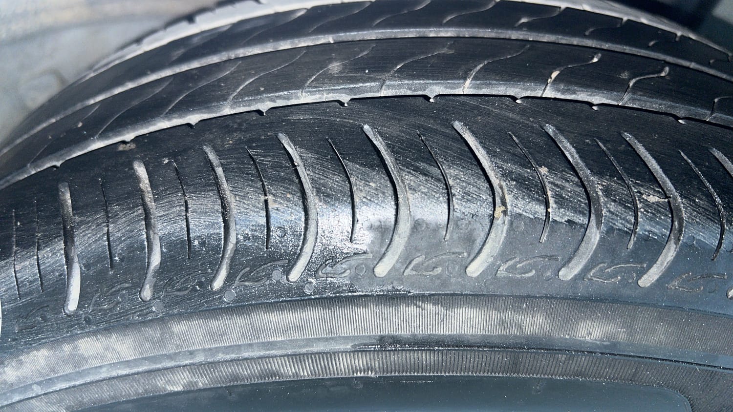 Used 2024 Honda Amaze VX 1.2 Petrol CVT Petrol Automatic tyres LEFT REAR TYRE TREAD VIEW