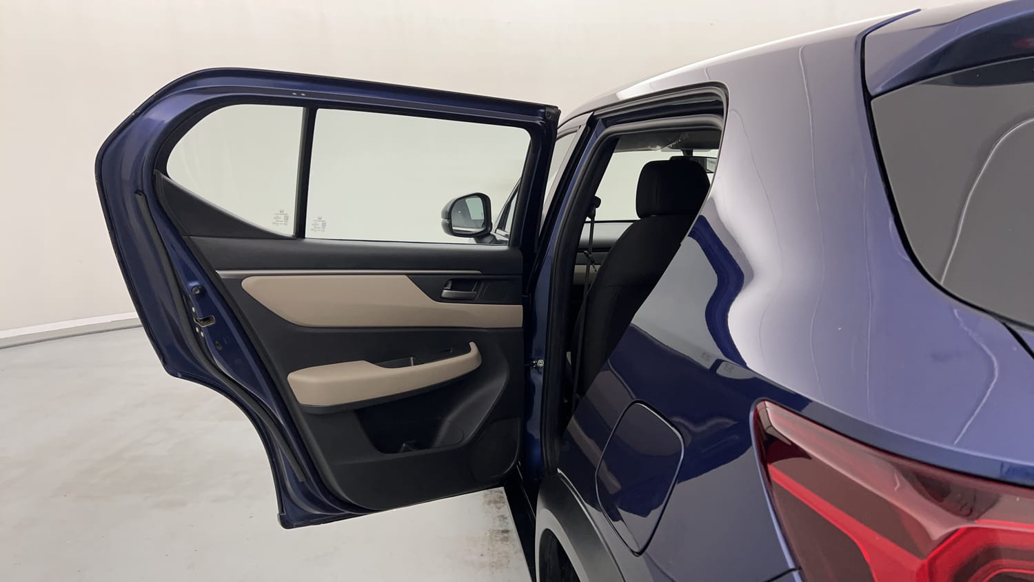 Used 2024 Honda Elevate V MT Petrol Manual interior LEFT REAR DOOR OPEN VIEW