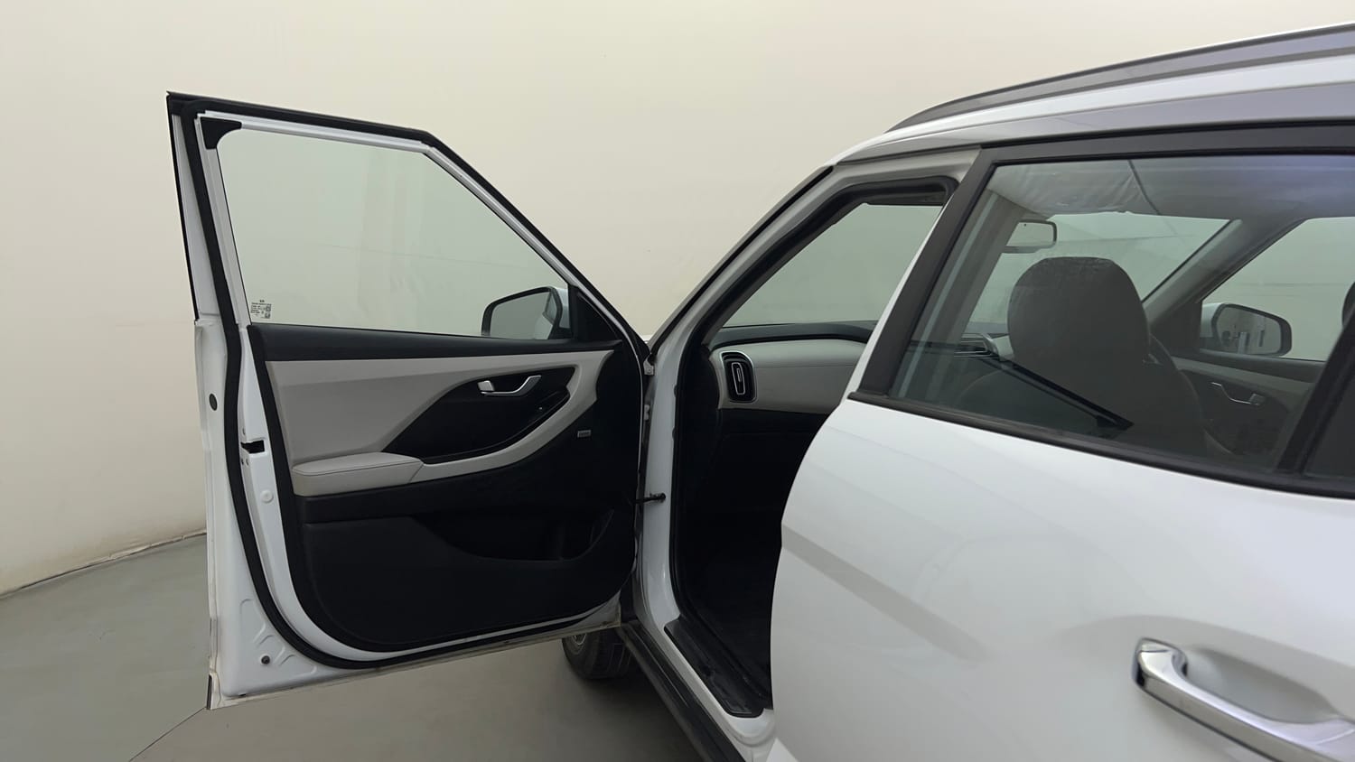 Used 2023 Hyundai Creta SX (O) 1.5 Diesel Automatic Diesel Automatic interior LEFT FRONT DOOR OPEN VIEW