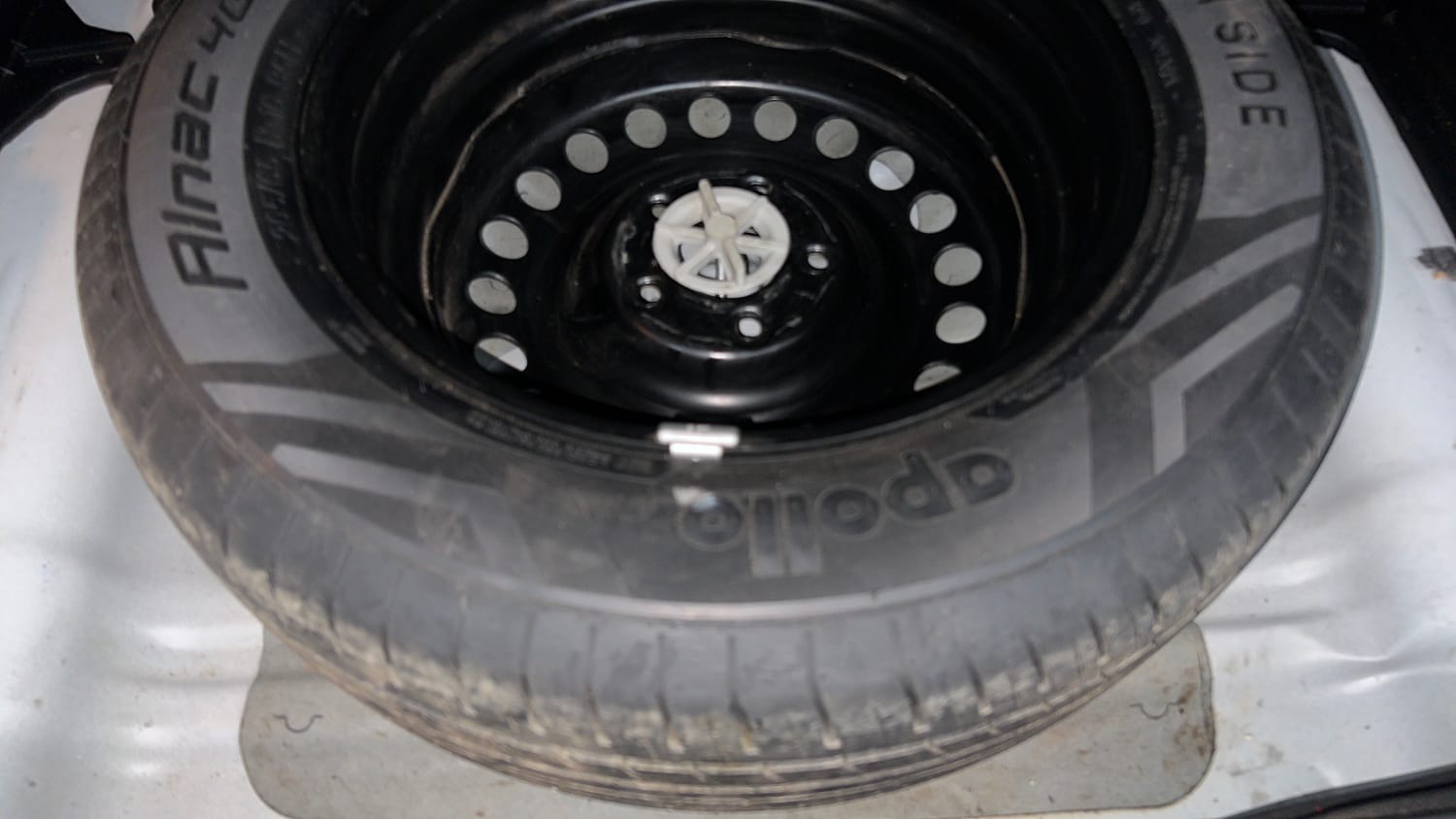 Used 2023 Hyundai Creta SX (O) 1.5 Diesel Automatic Diesel Automatic tyres SPARE TYRE VIEW