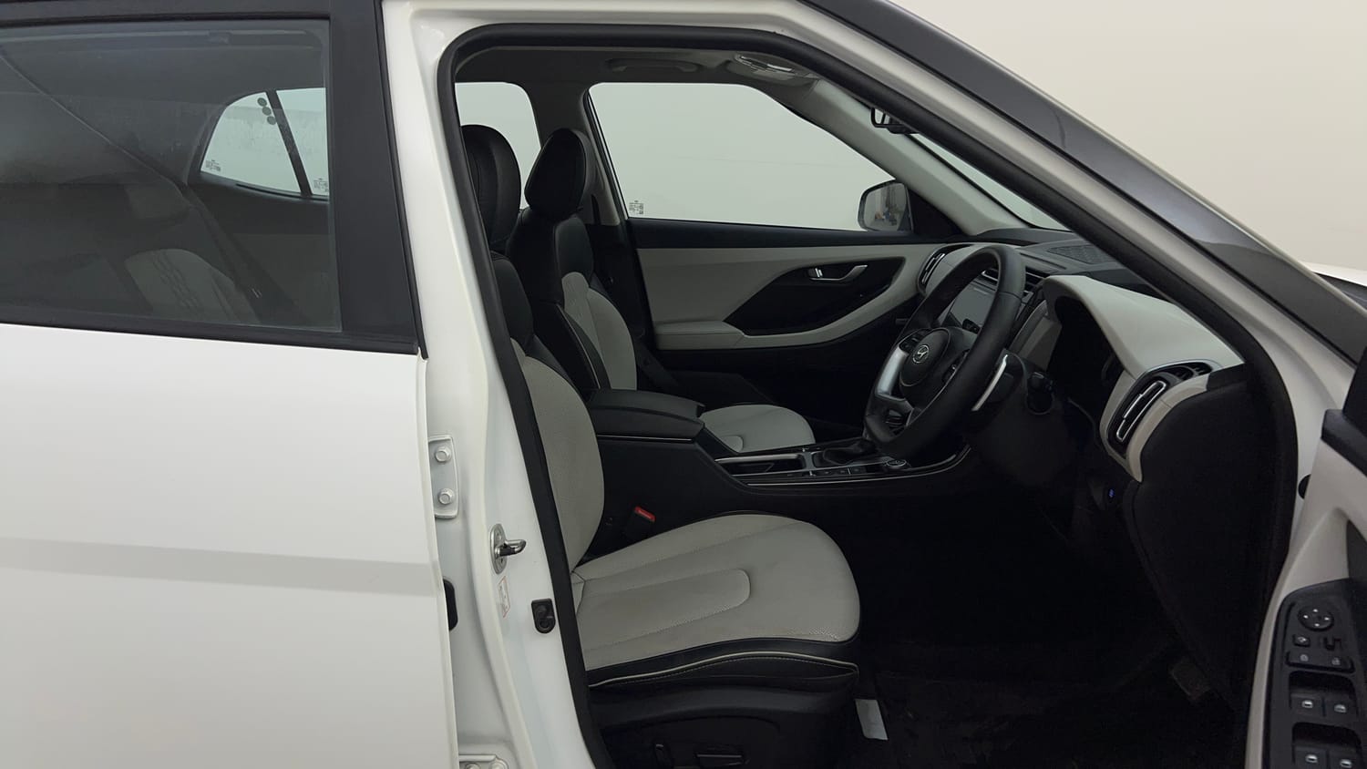 Used 2023 Hyundai Creta SX (O) 1.5 Diesel Automatic Diesel Automatic interior RIGHT SIDE FRONT DOOR CABIN VIEW