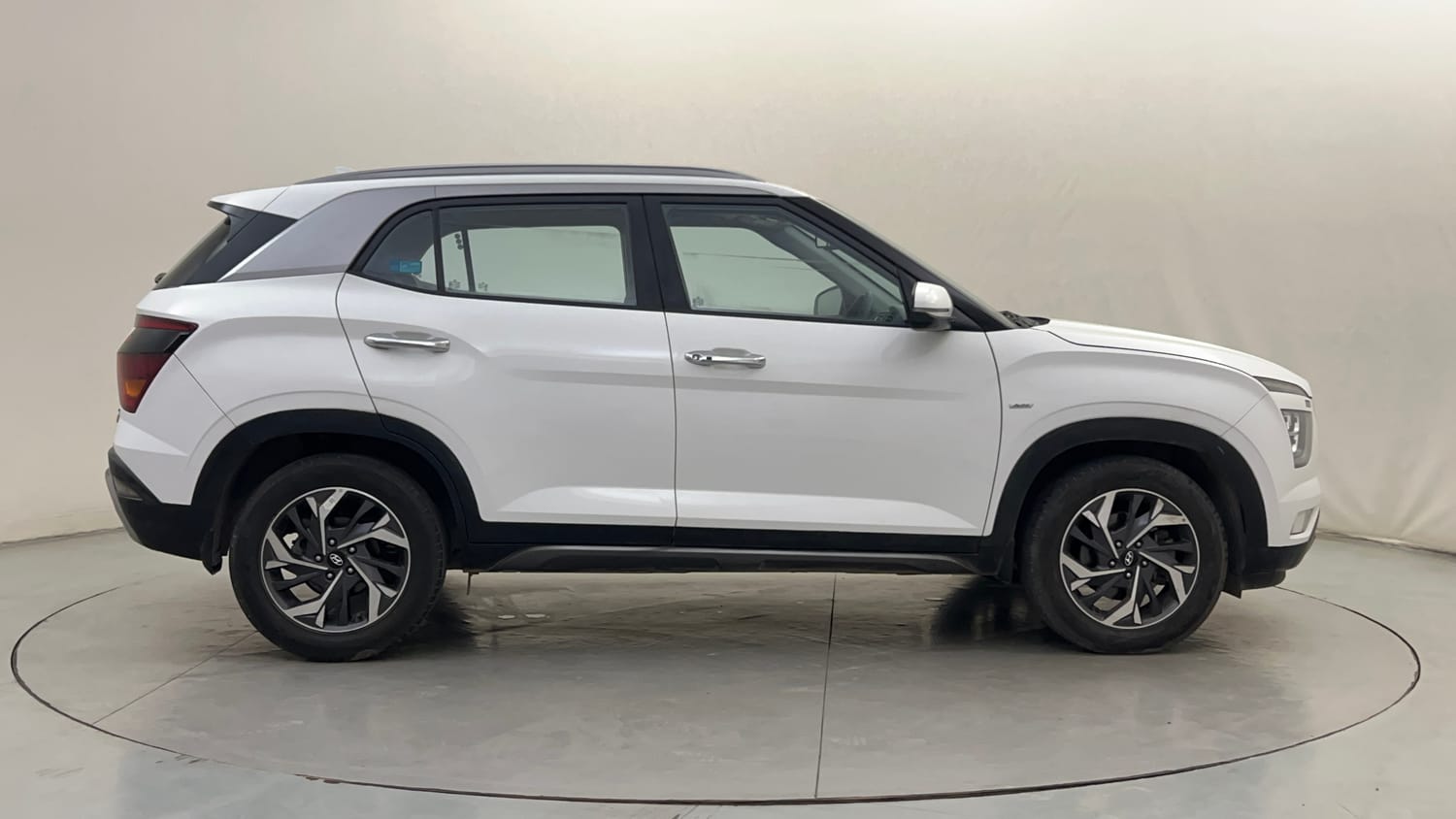 Used 2023 Hyundai Creta SX (O) 1.5 Diesel Automatic Diesel Automatic exterior RIGHT SIDE VIEW