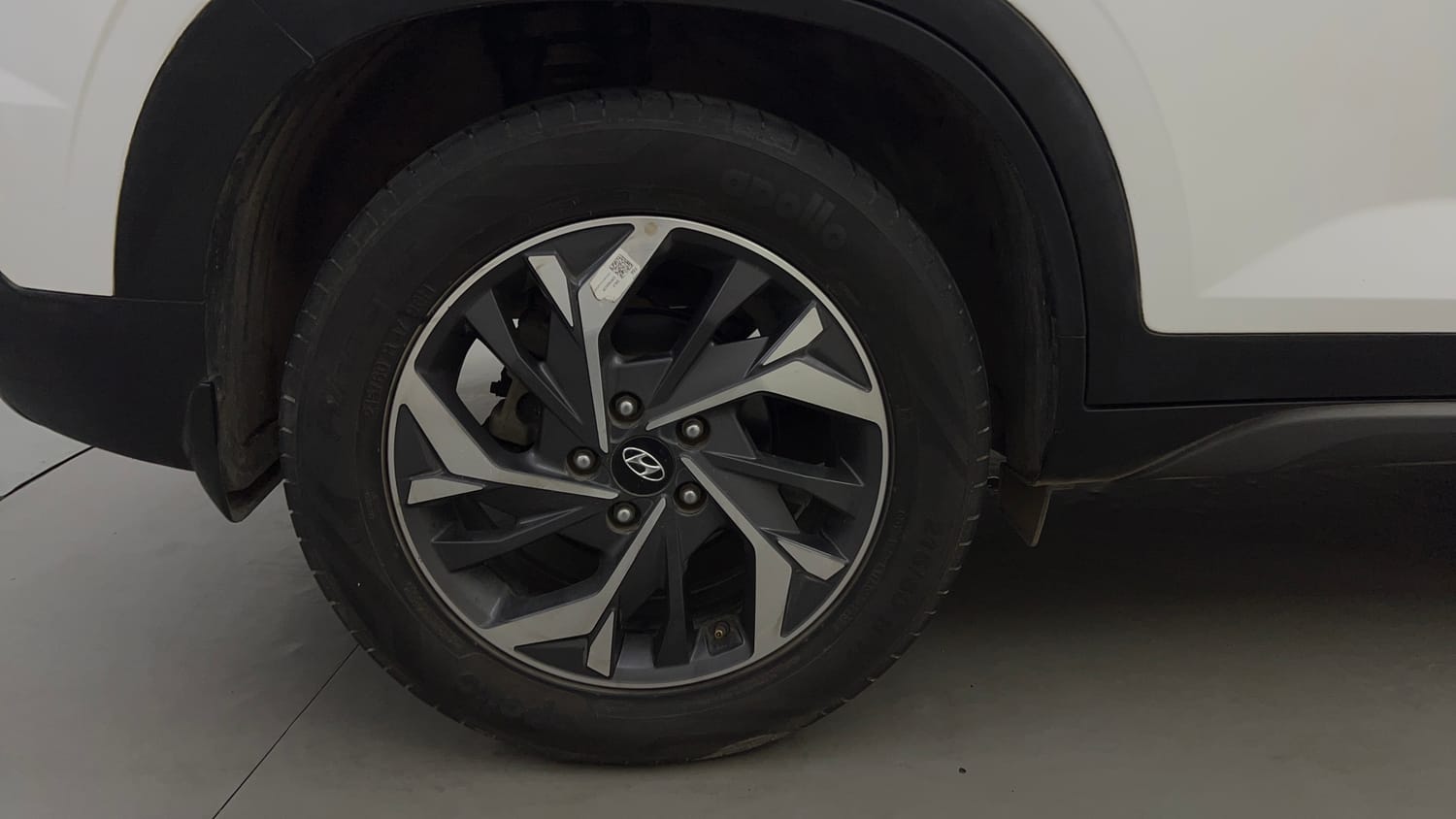 Used 2023 Hyundai Creta SX (O) 1.5 Diesel Automatic Diesel Automatic tyres RIGHT REAR TYRE RIM VIEW