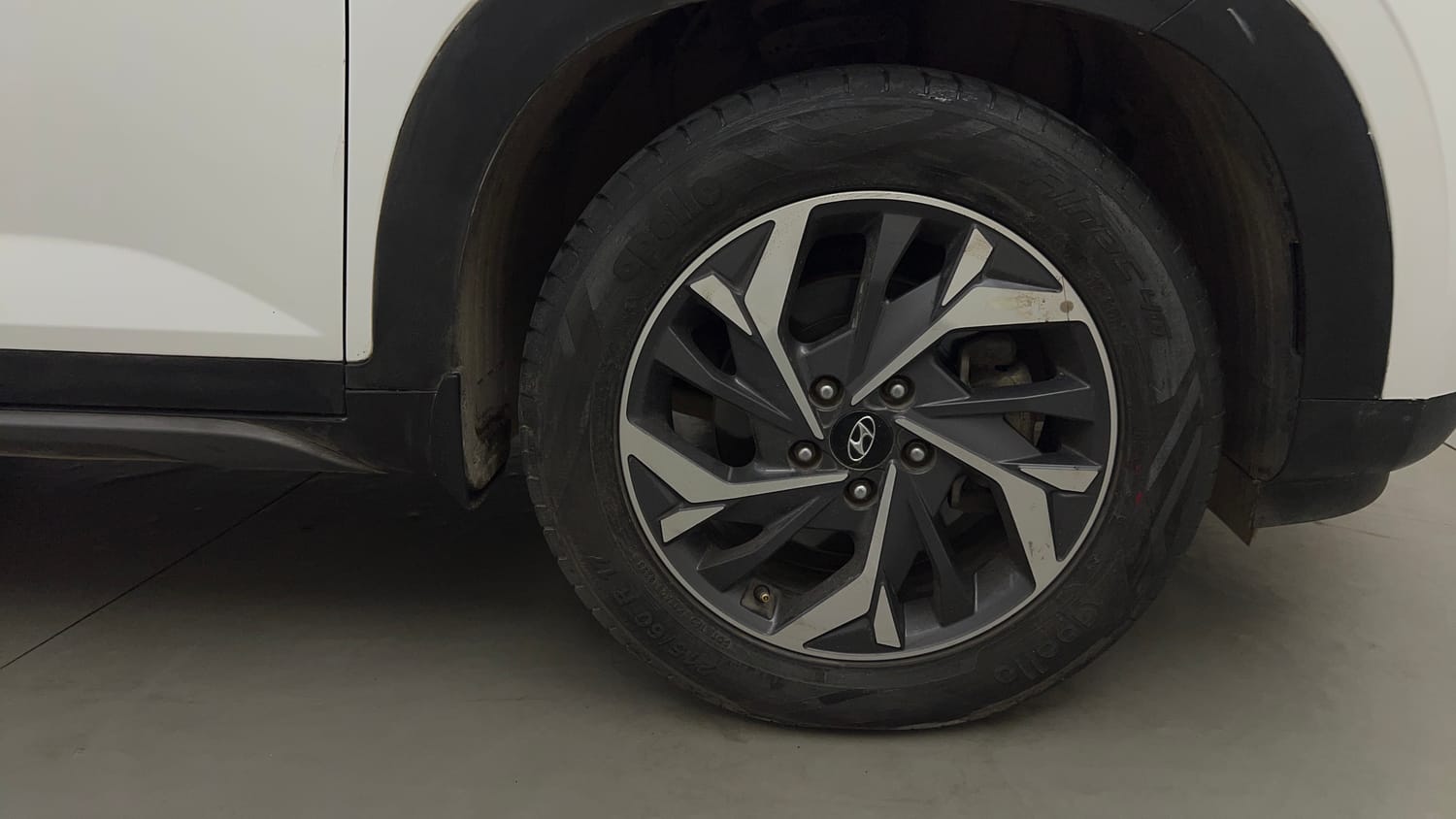 Used 2023 Hyundai Creta SX (O) 1.5 Diesel Automatic Diesel Automatic tyres RIGHT FRONT TYRE RIM VIEW
