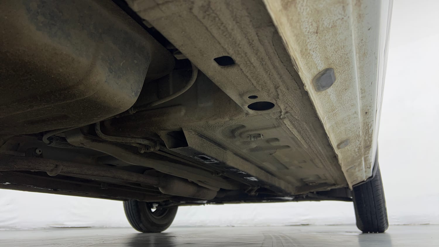 Used 2022 Renault Triber RXT Petrol Manual extra REAR RIGHT UNDERBODY VIEW