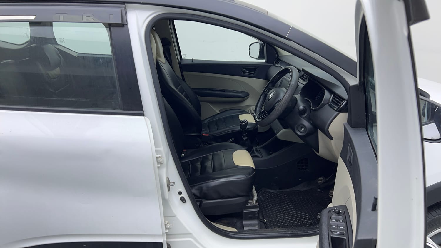 Used 2022 Renault Triber RXT Petrol Manual interior RIGHT SIDE FRONT DOOR CABIN VIEW