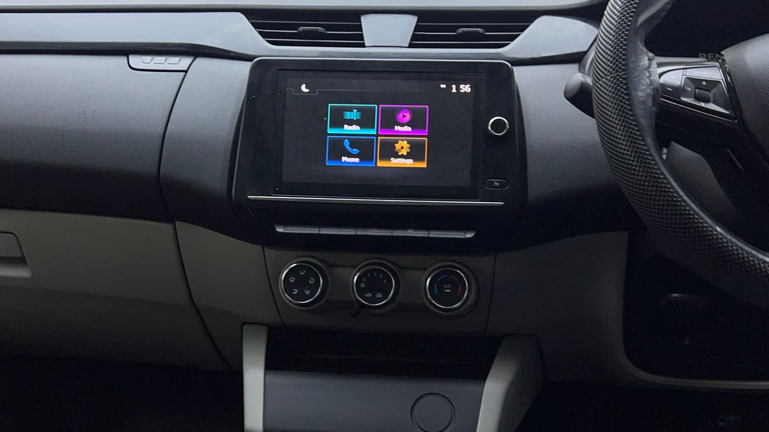 Used 2022 Renault Triber RXT Petrol Manual interior MUSIC SYSTEM & AC CONTROL VIEW