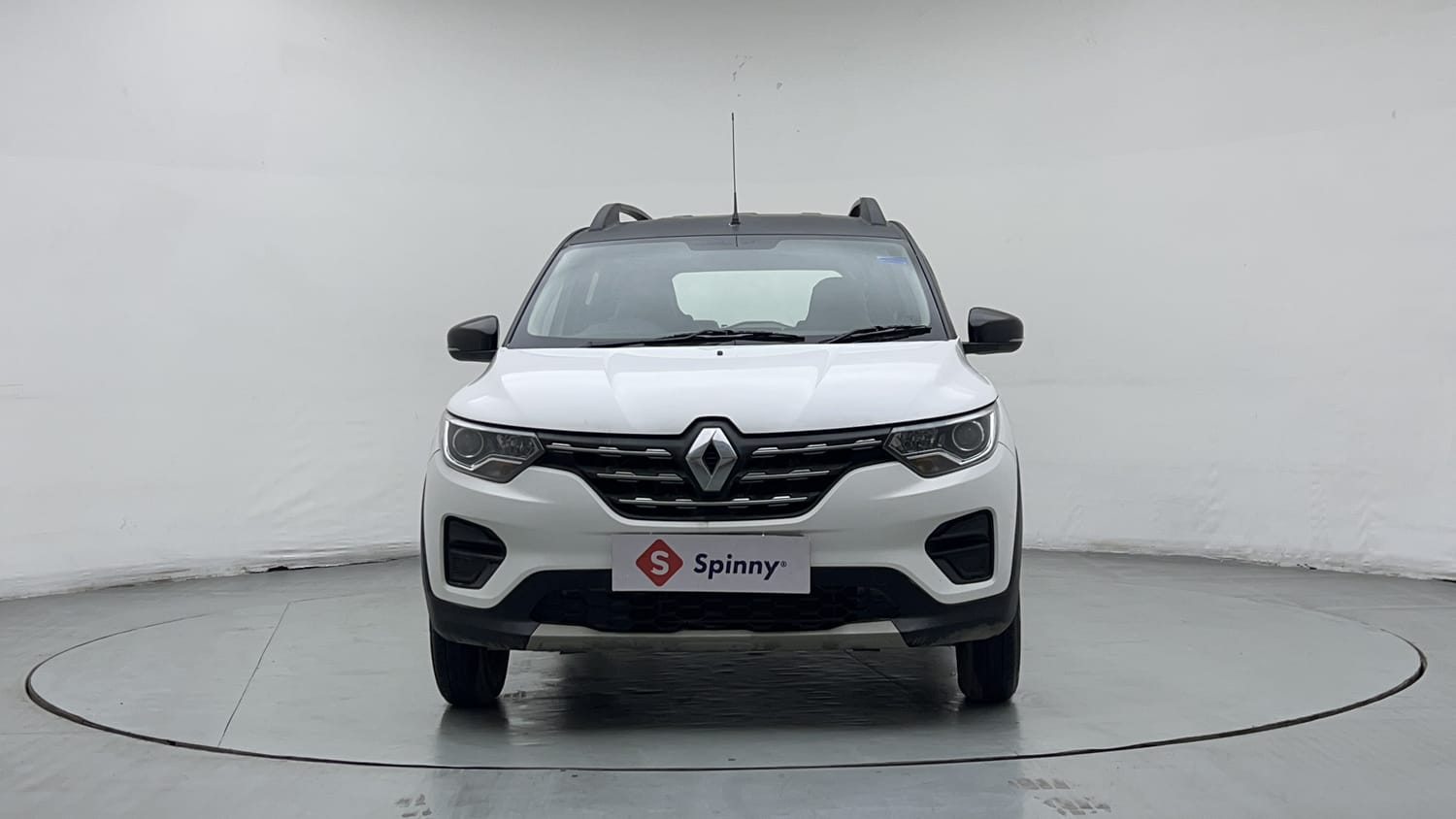 Used 2022 Renault Triber RXT Petrol Manual exterior FRONT VIEW