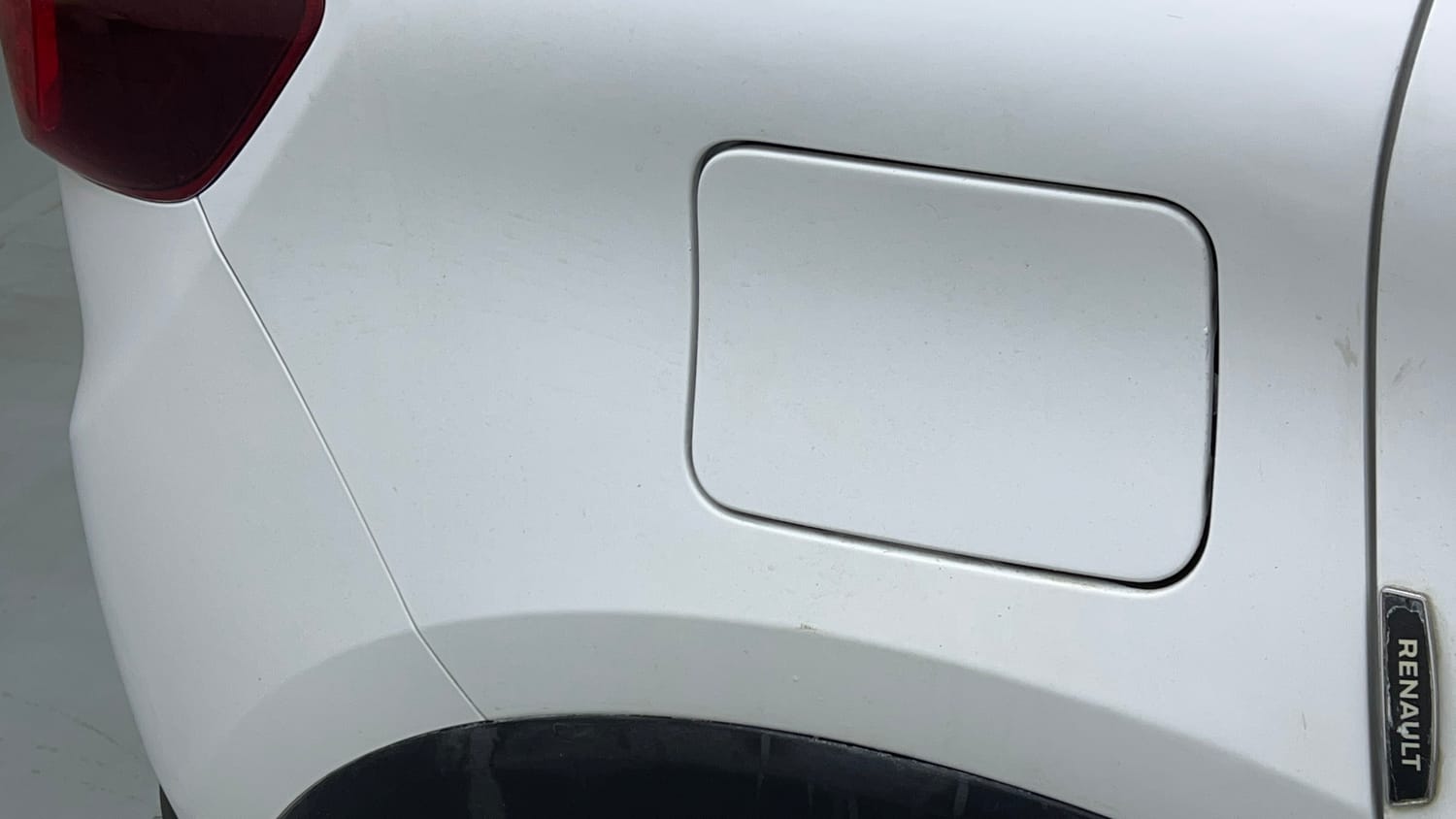 Used 2022 Renault Triber RXT Petrol Manual dents MINOR SCRATCH