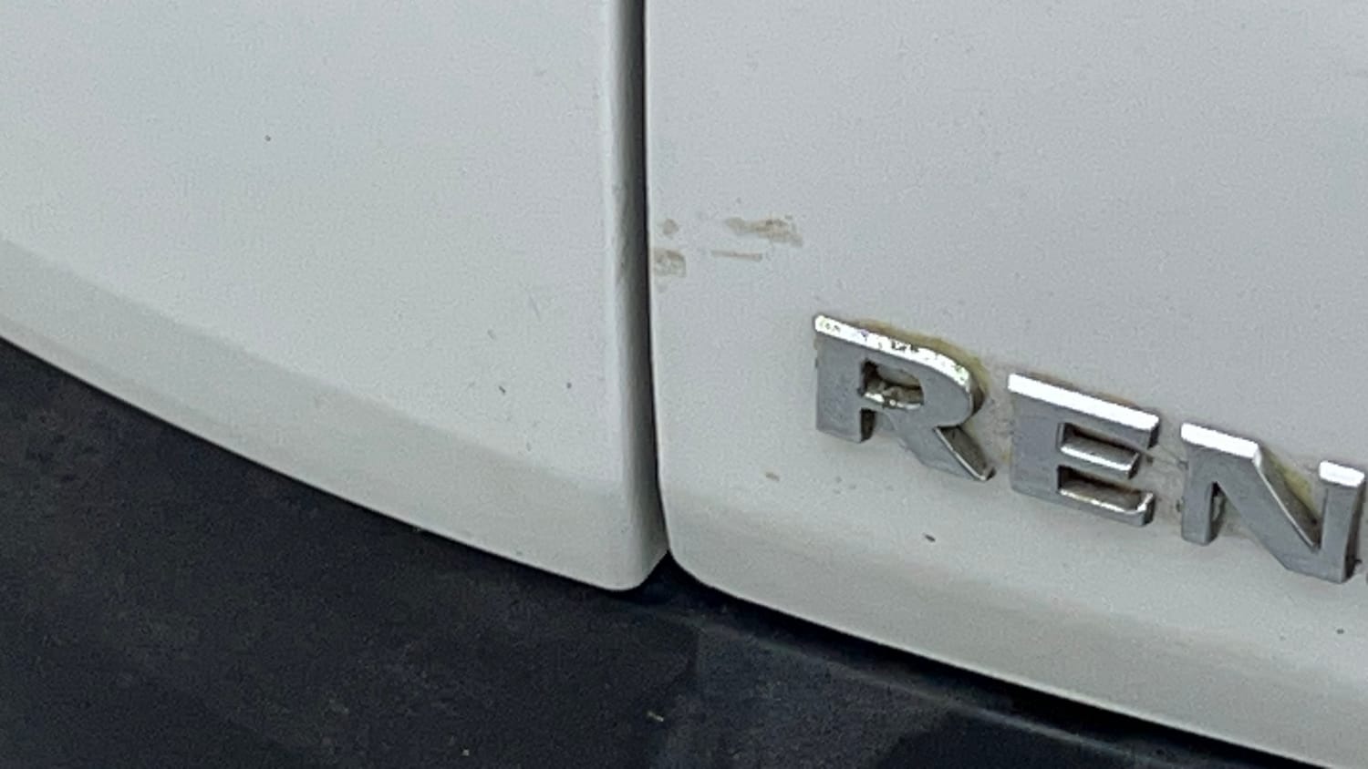 Used 2022 Renault Triber RXT Petrol Manual dents MINOR SCRATCH