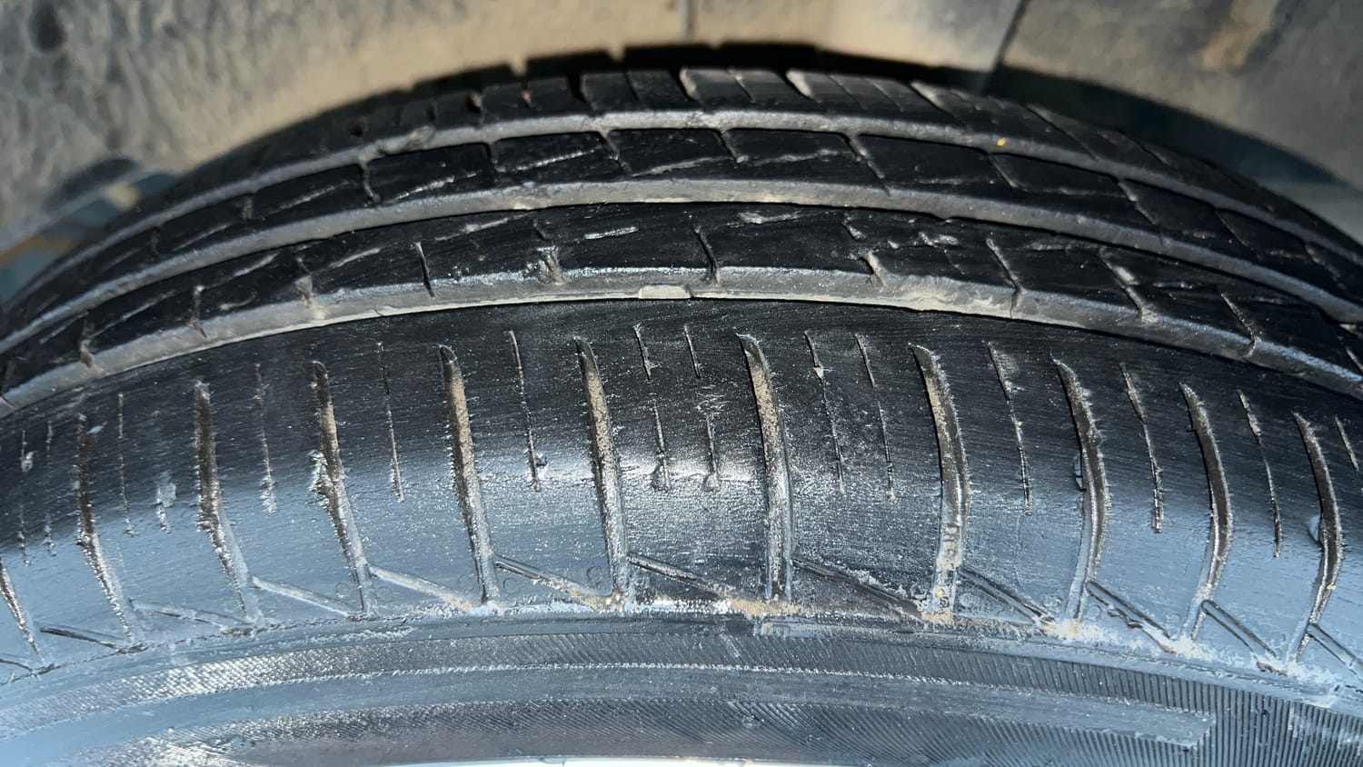 Used 2022 Renault Triber RXT Petrol Manual tyres LEFT REAR TYRE TREAD VIEW