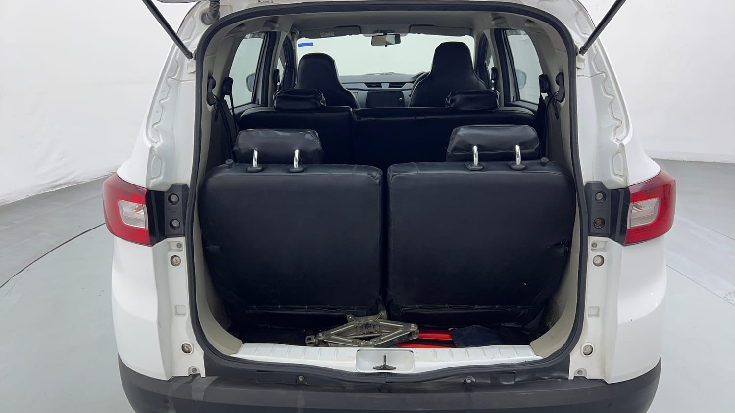 Used 2022 Renault Triber RXT Petrol Manual interior DICKY INSIDE VIEW