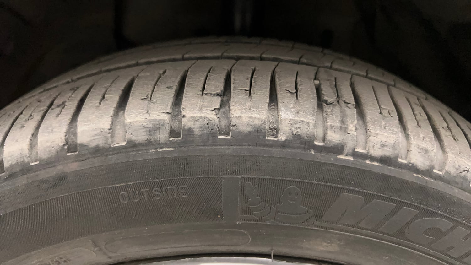 Used 2015 Tata Zest XMS Petrol Petrol Manual tyres LEFT FRONT TYRE TREAD VIEW