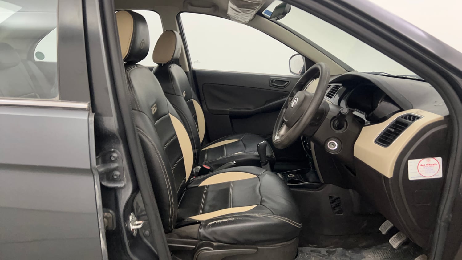 Used 2015 Tata Zest XMS Petrol Petrol Manual interior RIGHT SIDE FRONT DOOR CABIN VIEW