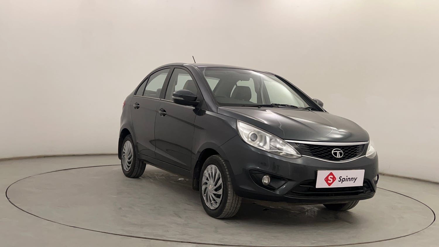 Used 2015 Tata Zest XMS Petrol Petrol Manual exterior RIGHT FRONT CORNER VIEW