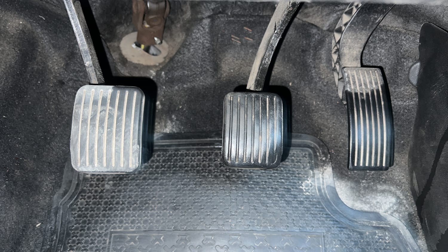 Used 2014 Hyundai Grand i10 Magna 1.2 Kappa VTVT Petrol Manual interior PEDALS VIEW