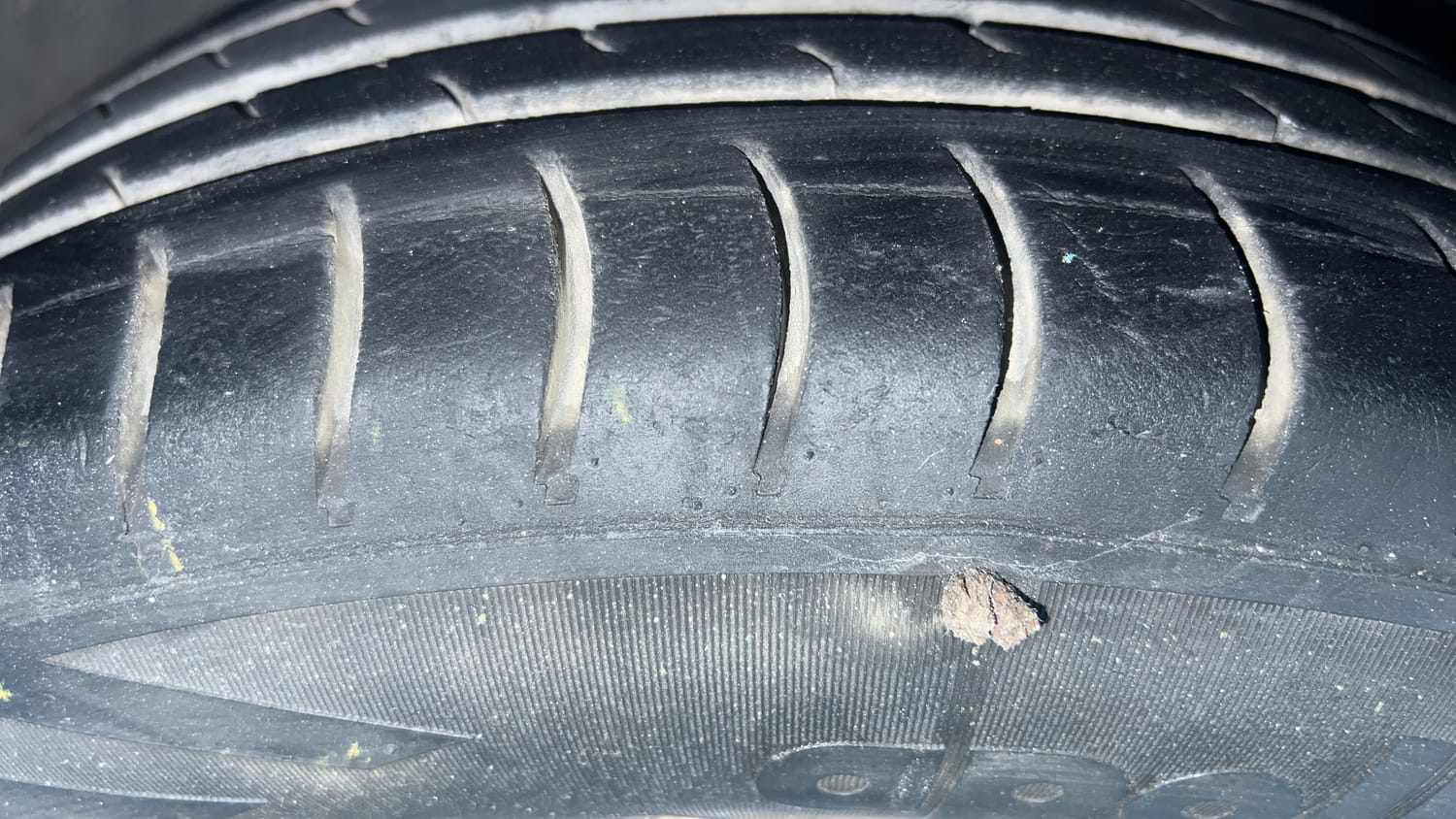 Used 2014 Hyundai Grand i10 Magna 1.2 Kappa VTVT Petrol Manual tyres RIGHT FRONT TYRE TREAD VIEW