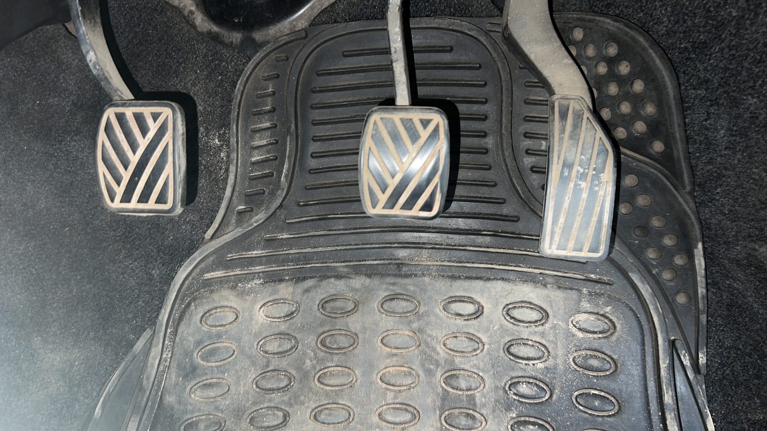 Used 2013 Maruti Suzuki Ritz Vdi BS-IV Diesel Manual interior PEDALS VIEW
