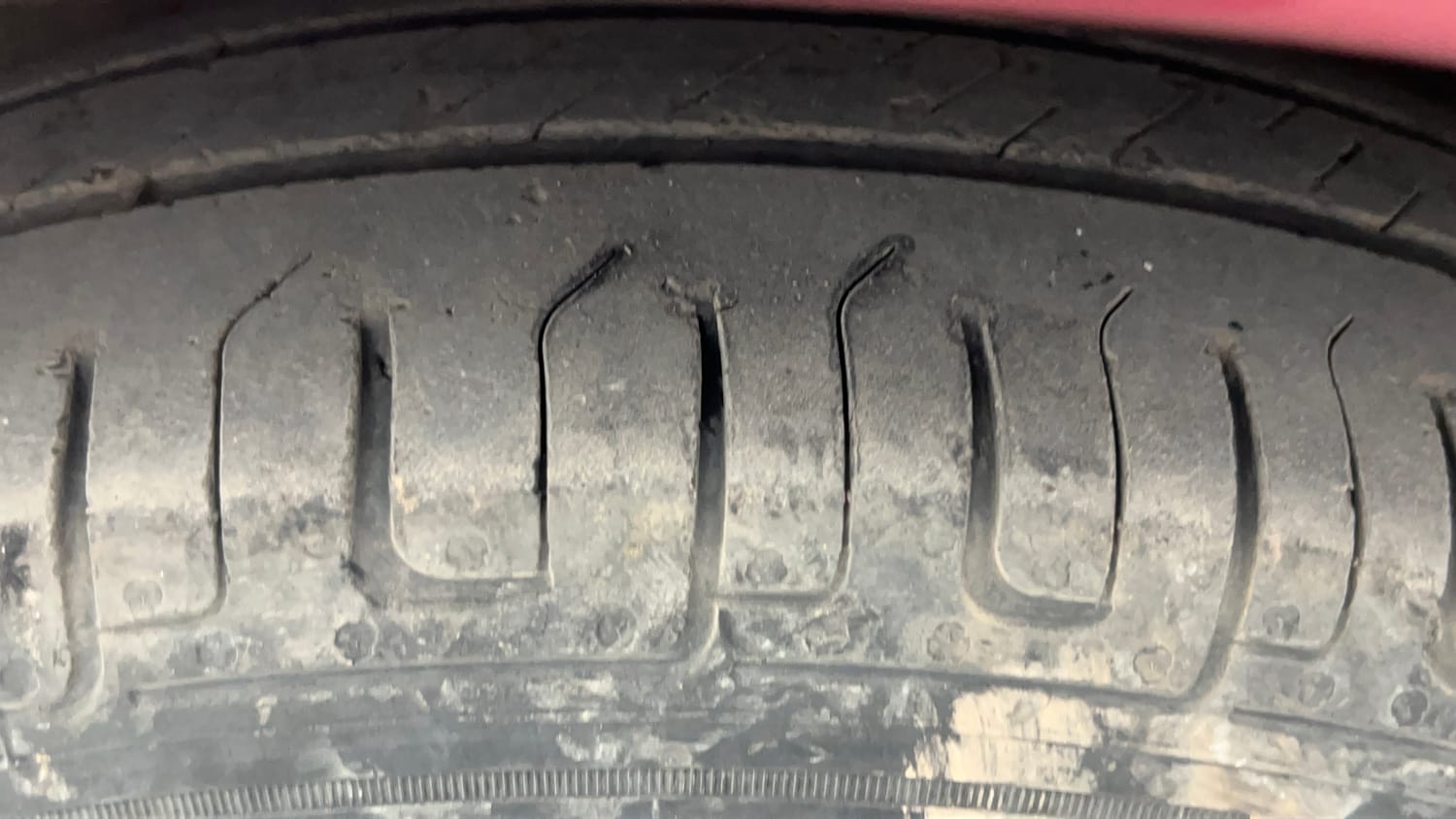 Used 2013 Maruti Suzuki Ritz Vdi BS-IV Diesel Manual tyres LEFT FRONT TYRE TREAD VIEW