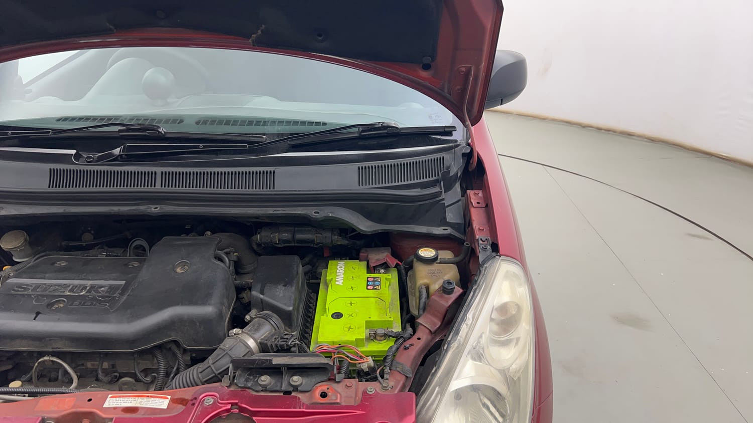 Used 2013 Maruti Suzuki Ritz Vdi BS-IV Diesel Manual engine ENGINE LEFT SIDE HINGE & APRON VIEW