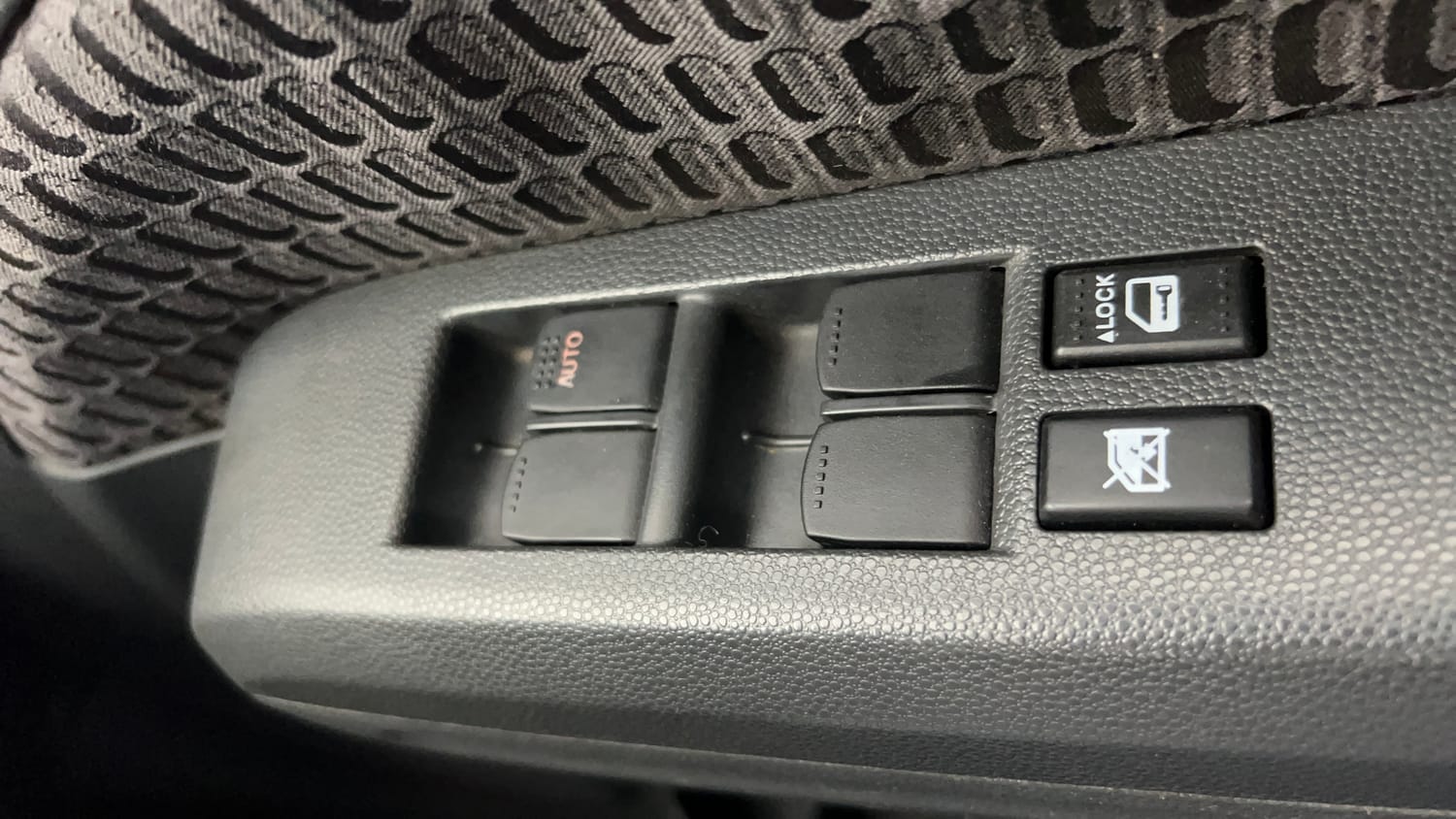 Used 2013 Maruti Suzuki Ritz Vdi BS-IV Diesel Manual top_features Power windows
