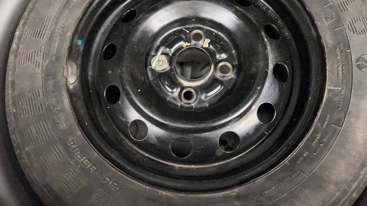 Used 2013 Maruti Suzuki Ritz Vdi BS-IV Diesel Manual tyres SPARE TYRE VIEW
