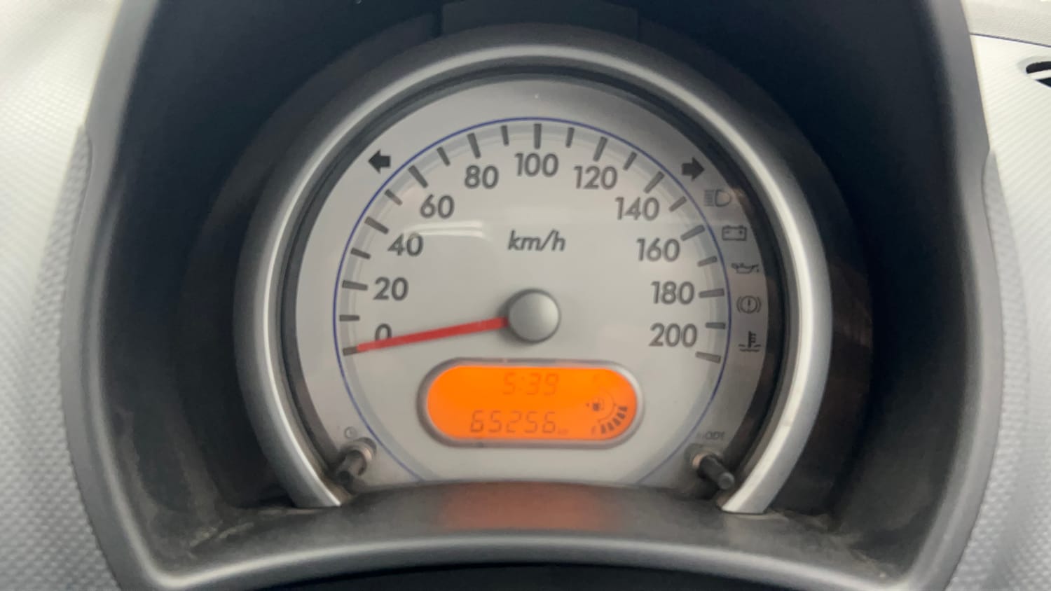 Used 2013 Maruti Suzuki Ritz Vdi BS-IV Diesel Manual interior CLUSTERMETER VIEW