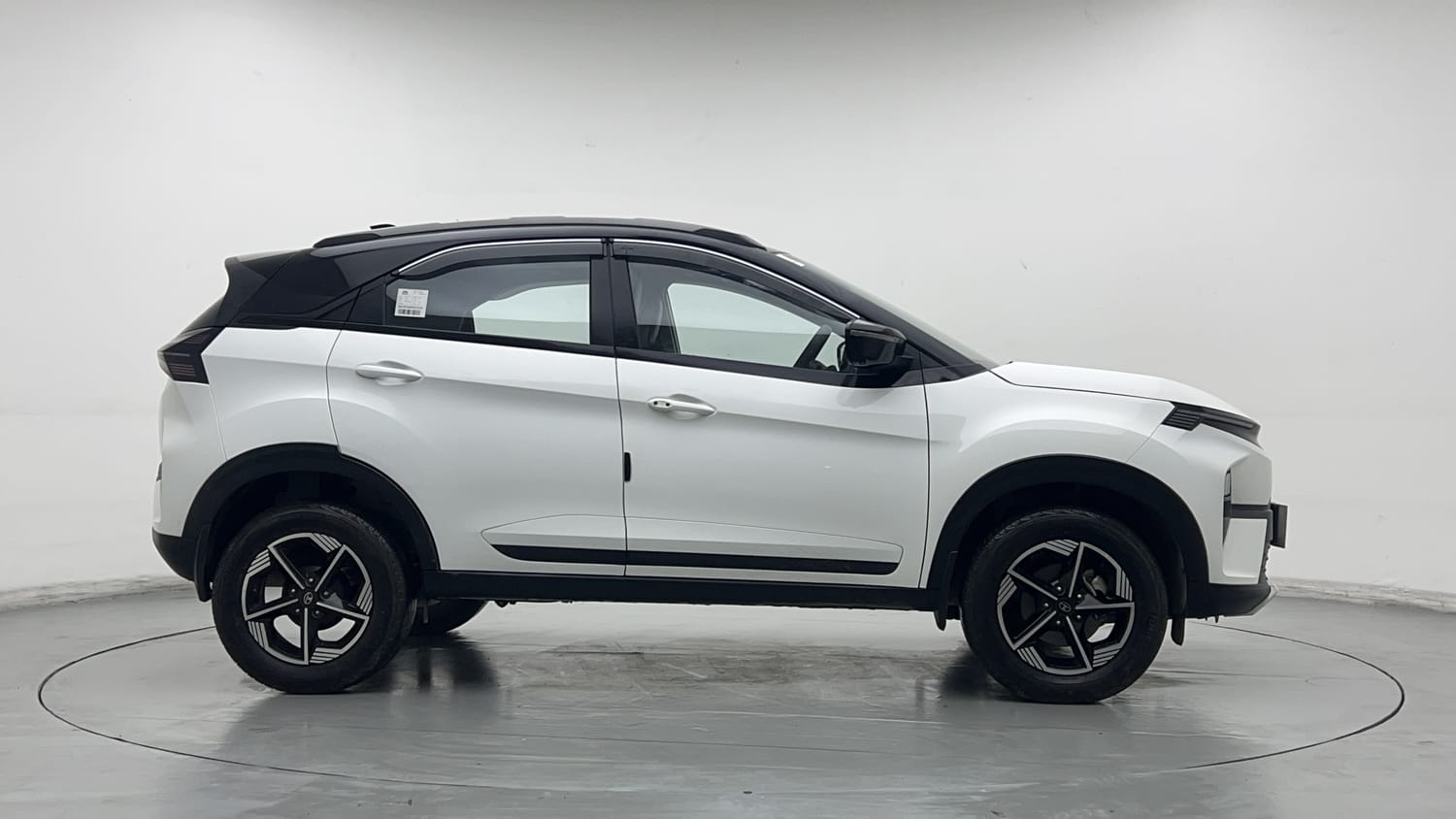 Used 2025 Tata Nexon Creative Plus (PS) 1.2 Petrol DCA Dual Tone Petrol Automatic exterior RIGHT SIDE VIEW