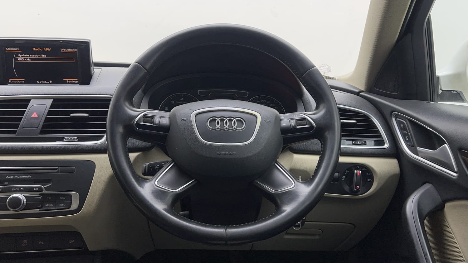 2017 Audi Q3 30 TFSI Premium-14
