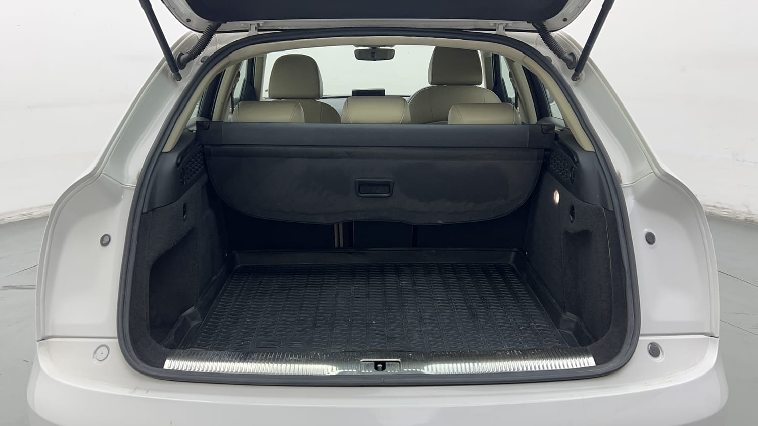 2017 Audi Q3 30 TFSI Premium-25