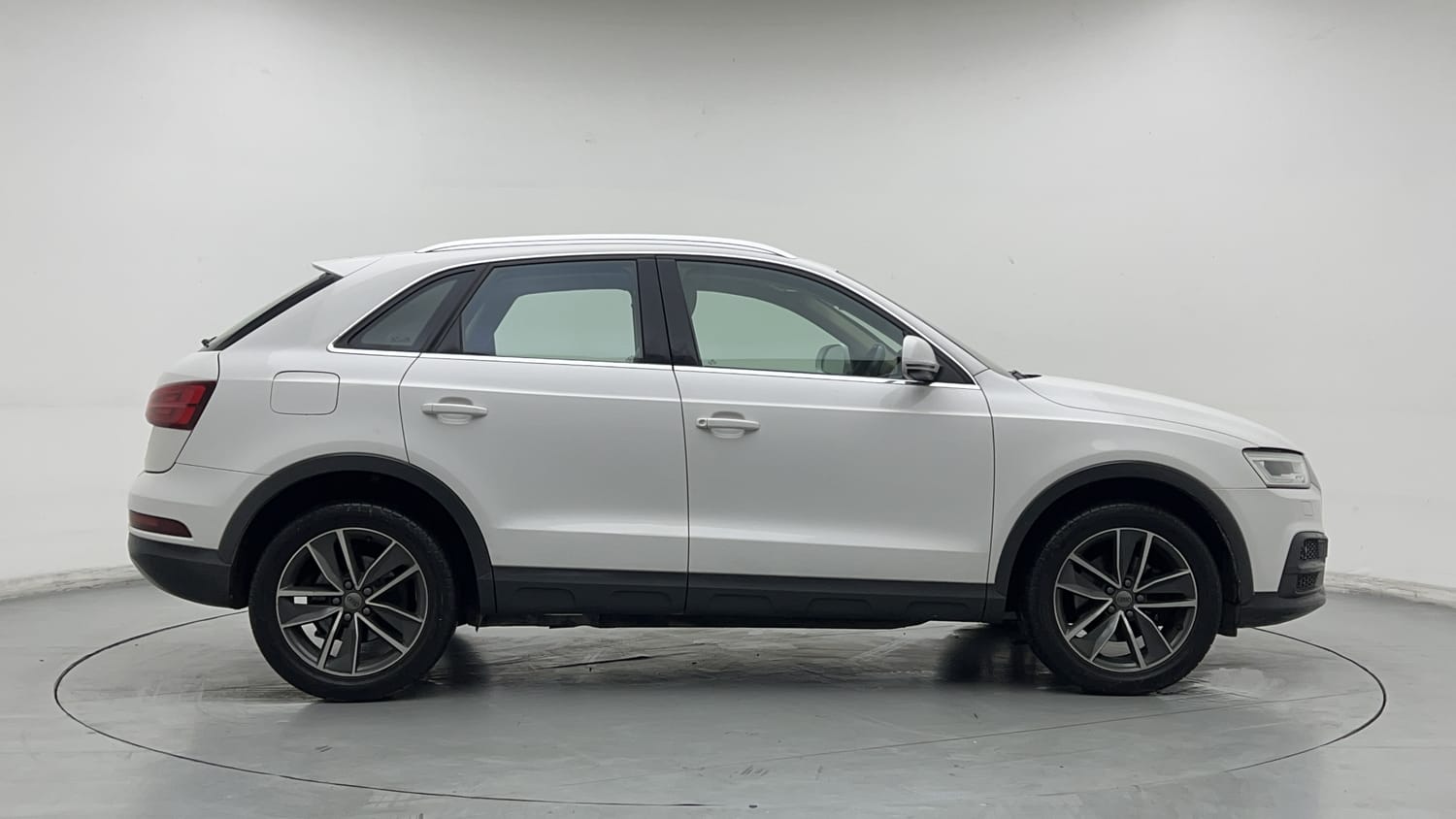 2017 Audi Q3 30 TFSI Premium-5