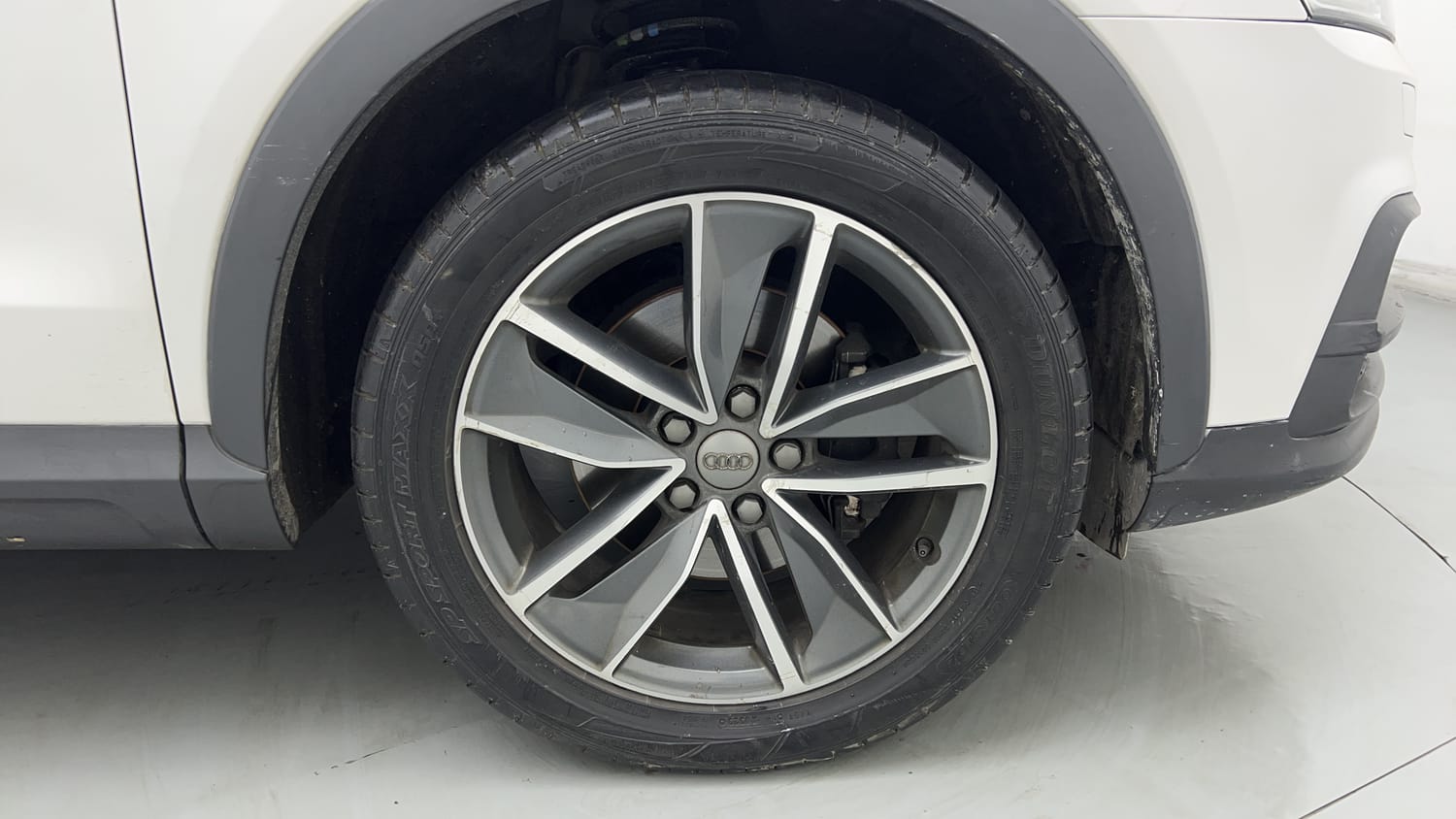 2017 Audi Q3 30 TFSI Premium-32