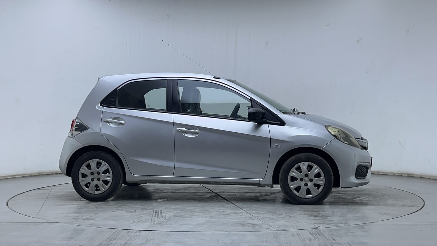 Used 2017 Honda Brio S MT Petrol Manual exterior RIGHT SIDE VIEW