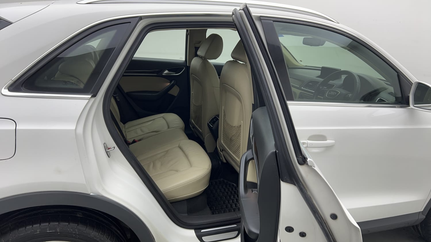 2017 Audi Q3 30 TFSI Premium-18