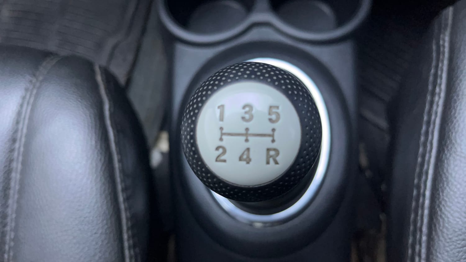 Used 2017 Honda Brio S MT Petrol Manual interior GEAR  KNOB VIEW