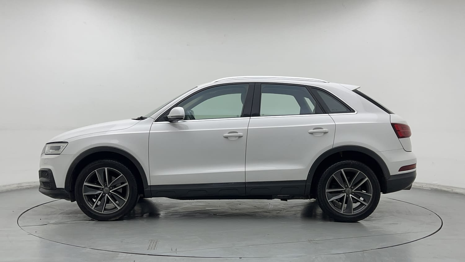 2017 Audi Q3 30 TFSI Premium-1